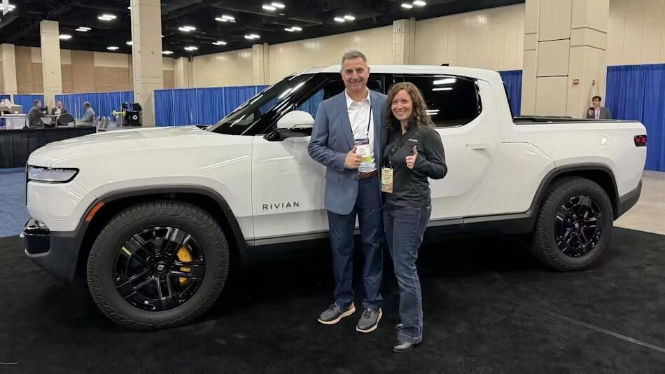 Beneficios de cargar camiones pickup eléctricos en casa | Mundo Ingeniería