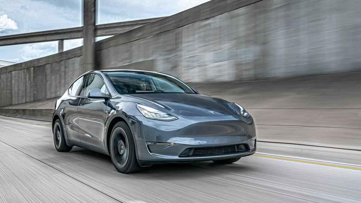 Tesla retira 1.8 millones de vehículos por problema en el pestillo del capó | Mundo Ingeniería