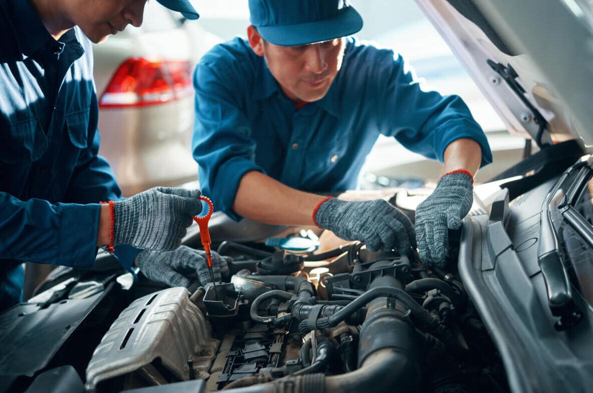 Portada: Afinación de motores carburados: Guía para estudiantes de mecánica