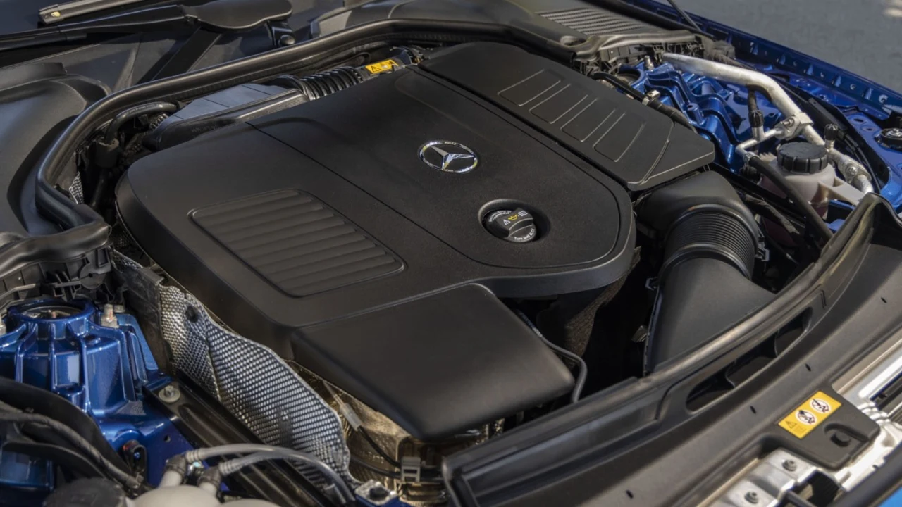Portada: Mercedes-Benz invierte más en motores de combustión antes de la transición a EV