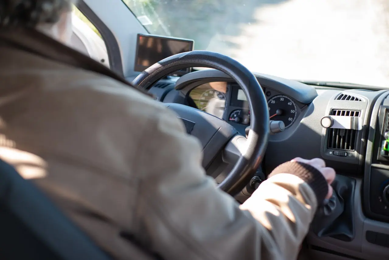 Portada: ¿Por qué vibra la palanca de cambios de tu auto?