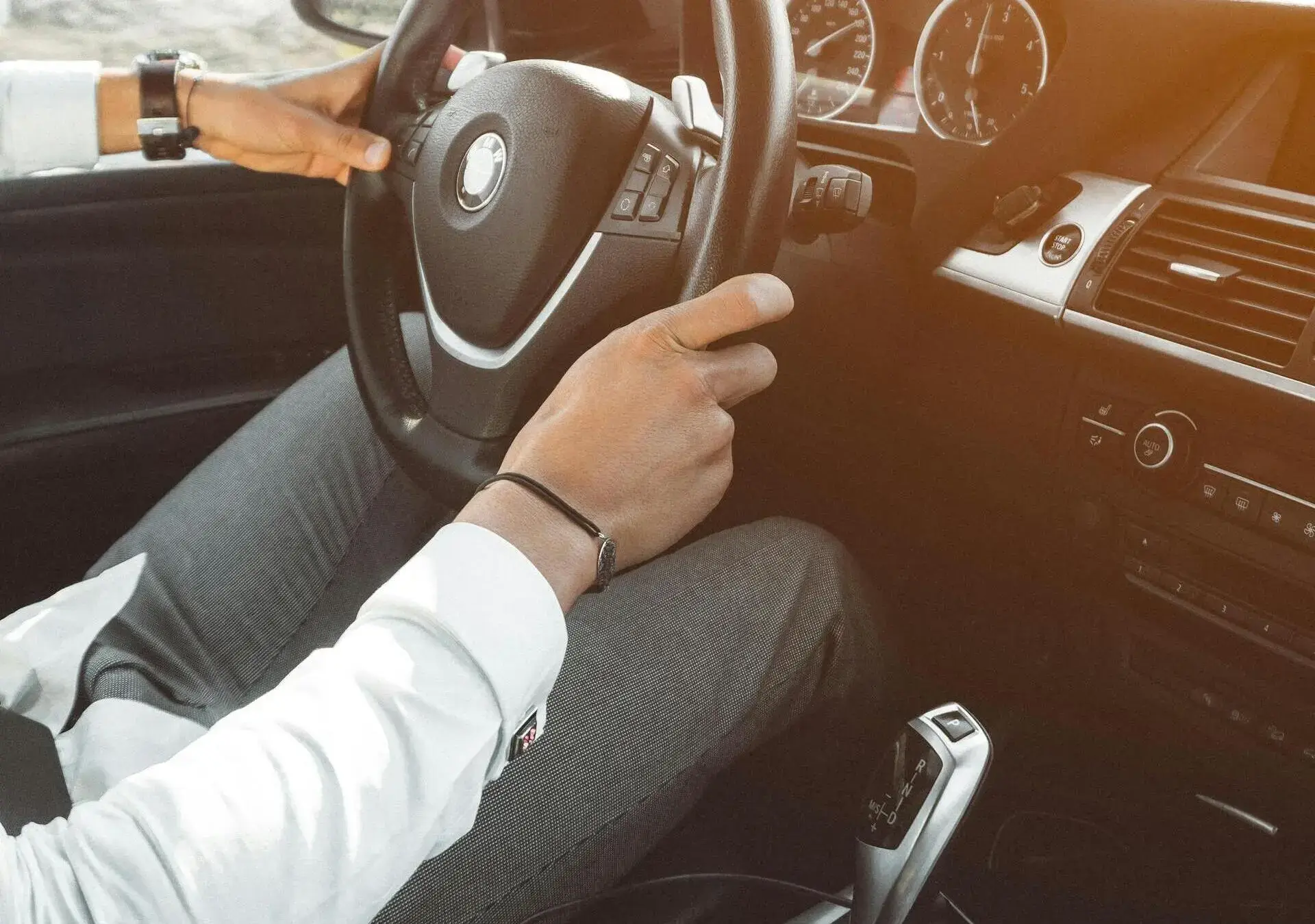 Portada: ¿Por qué vibra el pedal del acelerador de tu auto?