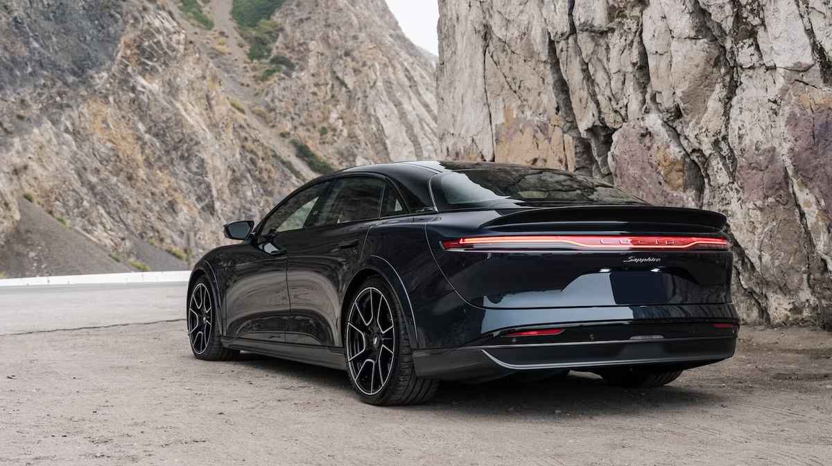 Portada: Lucid Air Sapphire blindado: Un EV de 1234 HP en un traje de armadura
