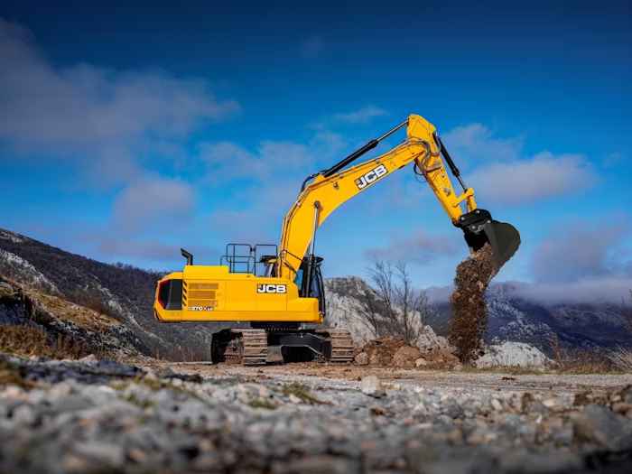 JCB 370X