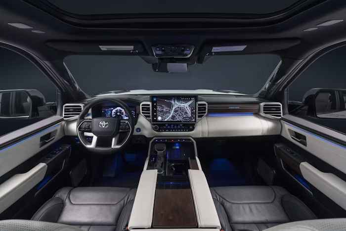 Interior de Toyota Tundra 2025